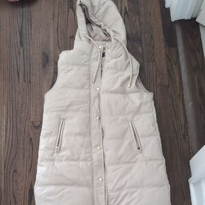 Zara Women's Cream Hooded Puffer Vest